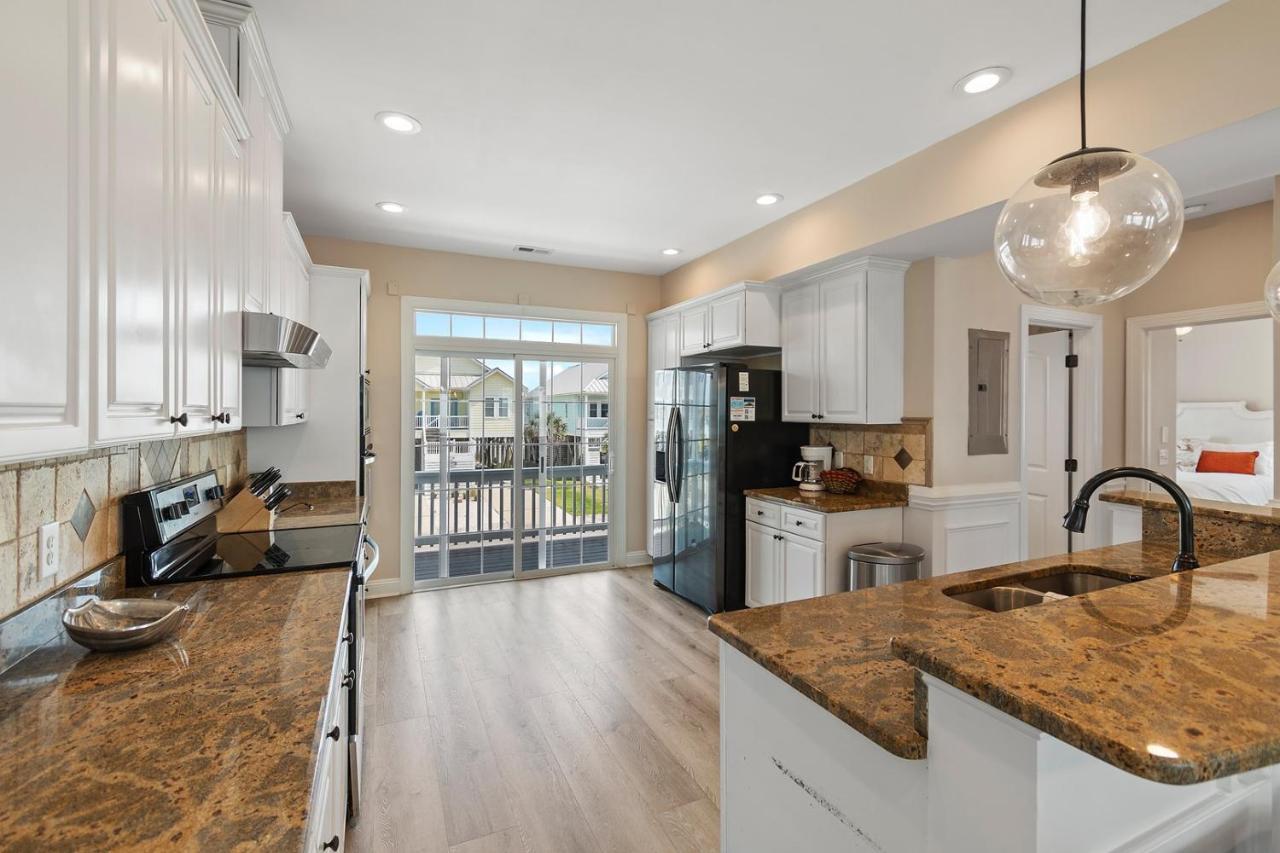 Nirvana Oak Island Exterior foto